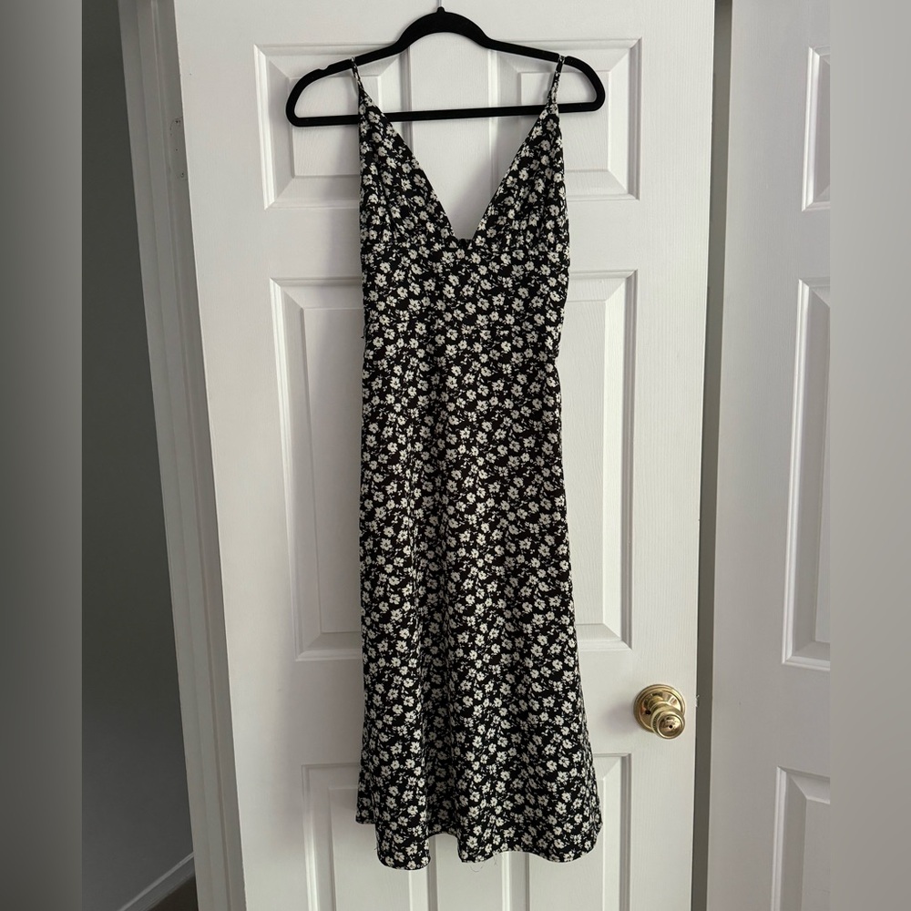 Black and white floral midi dress, size M